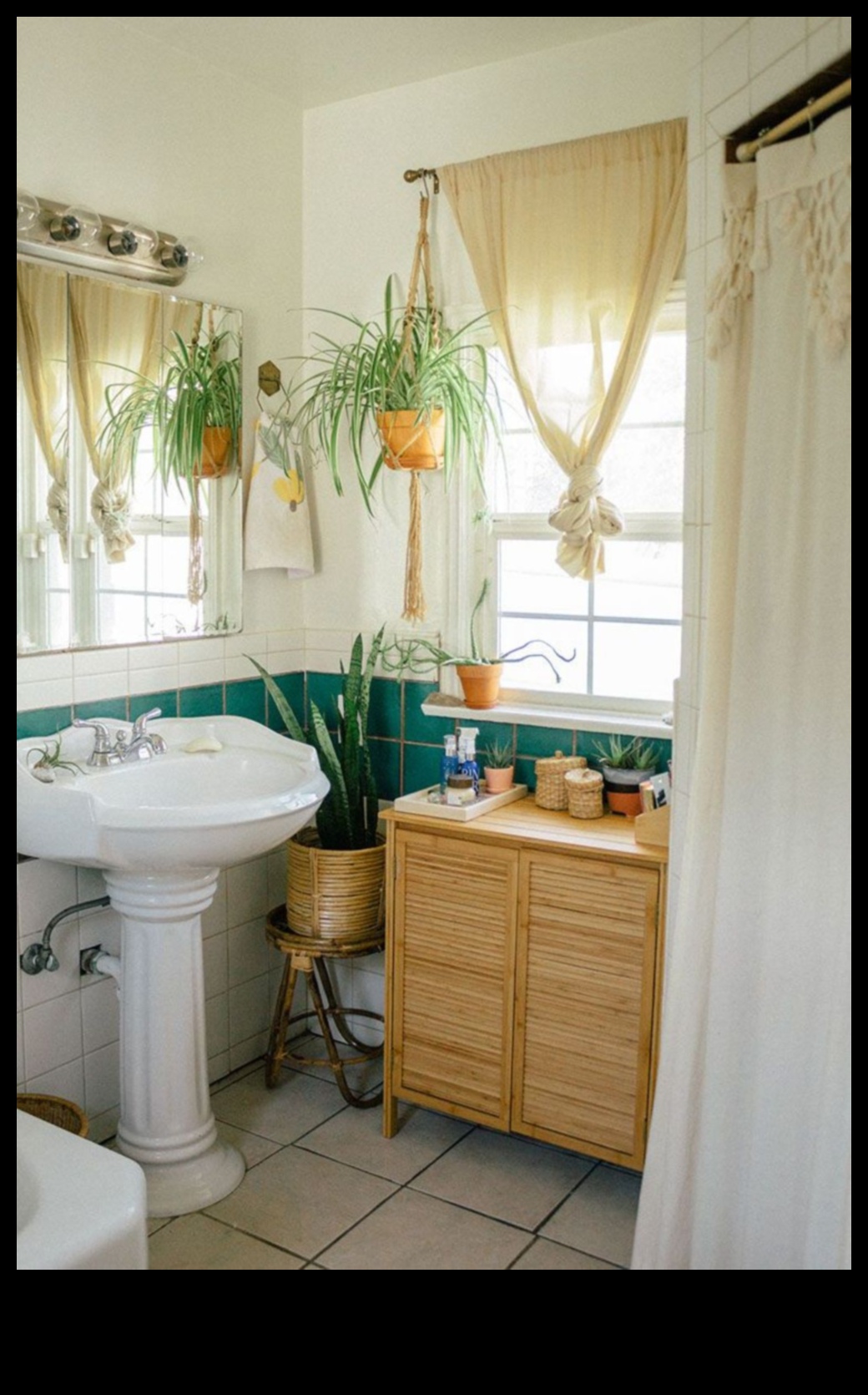 Boho vannas istabas dekors ar košiem rakstiem