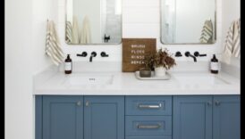 Kā izrotāt piekrastes vannas istabu relaksējošai atpūtai pie jūras?